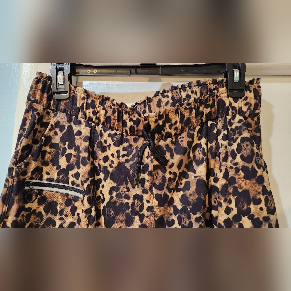 Women's Cheetah Print Lightweight Jogger, Size L - Picture 3 of 11